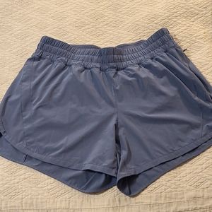 Lululemon Tracker Mid-Rise Lined Short 4in  size 14 Water Drop color